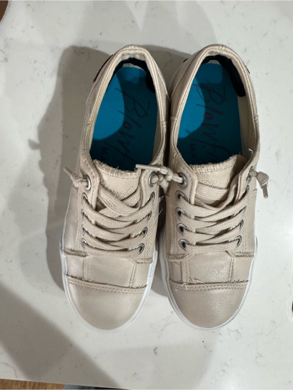 Blowfish "Malibu" Cream Color Sneakers. Size 7 Women's. Comfort Fit. Casual.